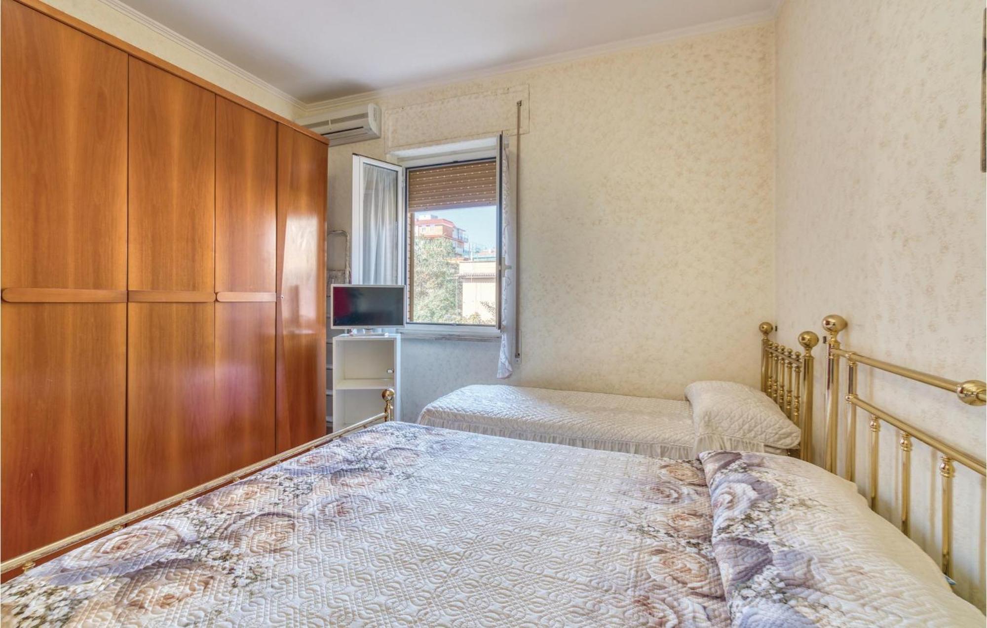 Gorgeous Apartment In Ladispoli Rm With Wifi Esterno foto